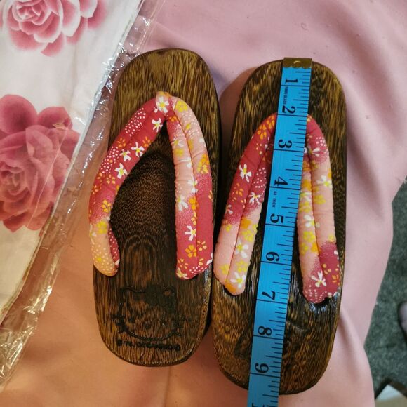 Rare Hello Kitty Rose Red Pink Kimono Yukata Geta Women Robe Japan Vintage Retro - Picture 5 of 15